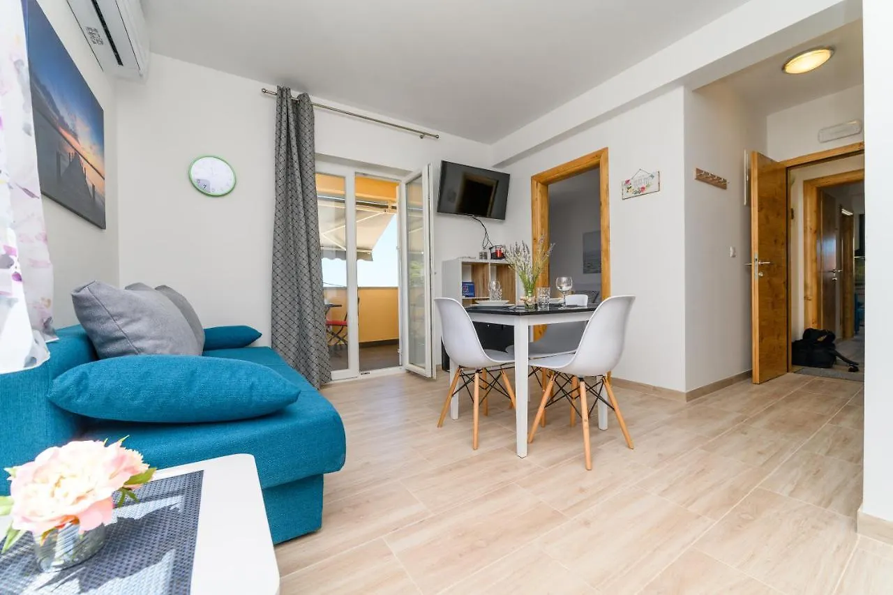 Apartments And Rooms Yasmin Miholascica
