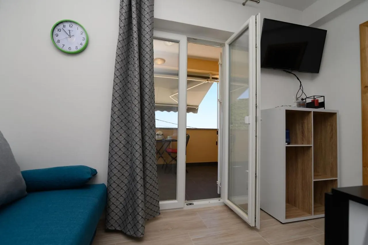 Apartments And Rooms Yasmin Miholascica 3*,