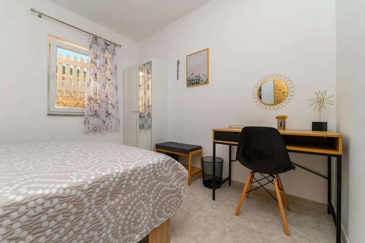 Apartments And Rooms Yasmin Miholascica Croacia